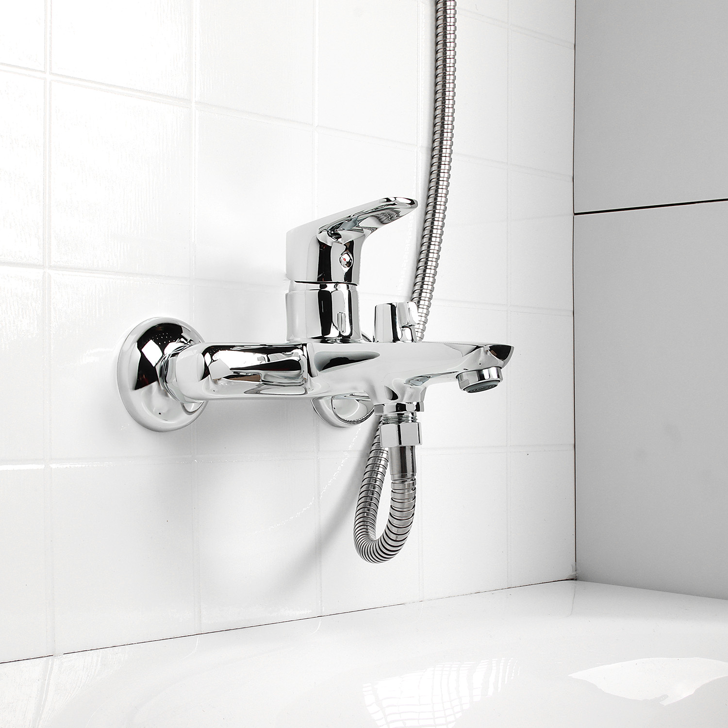 Смеситель для ванны IDDIS Zodiac, короткий излив, однорычажный