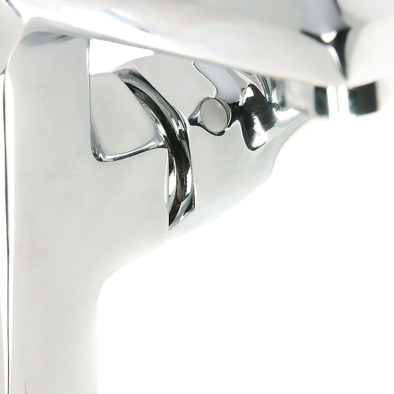 Смеситель для умывальника Potato P1040, короткий излив, рычажный