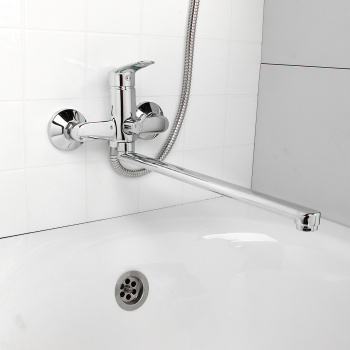 Смеситель для ванны Milardo Horizont, длинный излив, однорычажный