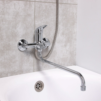 Смеситель для ванны Центр Сантехники 300-4 D35 М-40, длинный излив, однорычажный